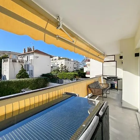 Moderne A Cannes